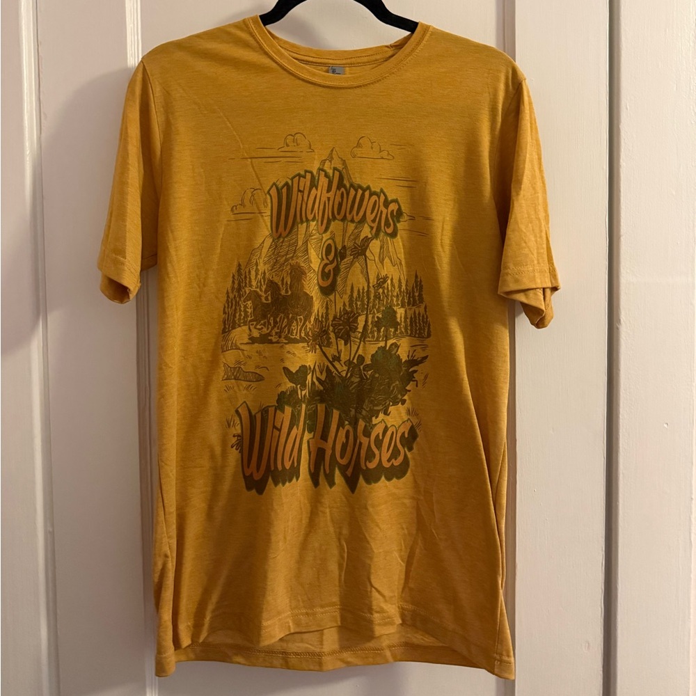 Lainey Wilson Wildflowers & Wild Horses Graphic T-Shirt - Yellow